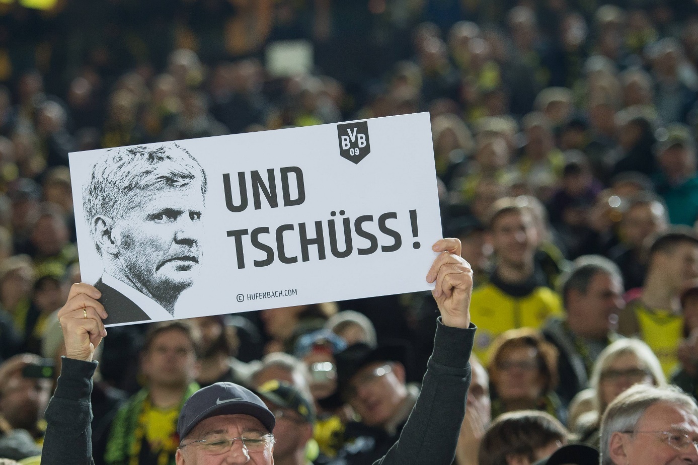 Stefan Effenberg wird beim SC Paderborn schnell wieder „entsorgt“. Fünf Monate dauert sein Encounter. Foto: Imago Images